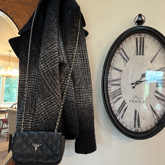 Nwot. Guess crossbody - Picture 2 of 10